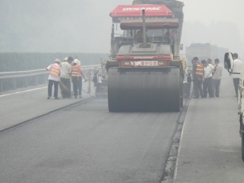 Résistance en rut de route chimique d'Asphalt Modifiers In Asphalt For au carrefour