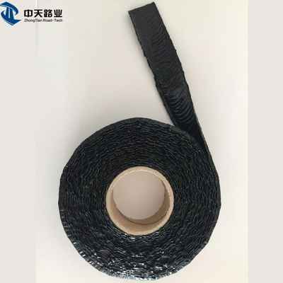 Composé Asphalt Self Adhesive Bituminous Tape de grande viscosité pour la fente de route